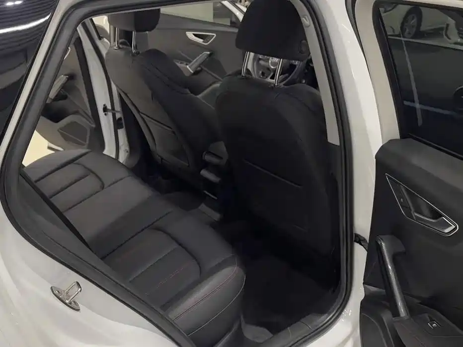 Audi Q2L — миниатюра 10