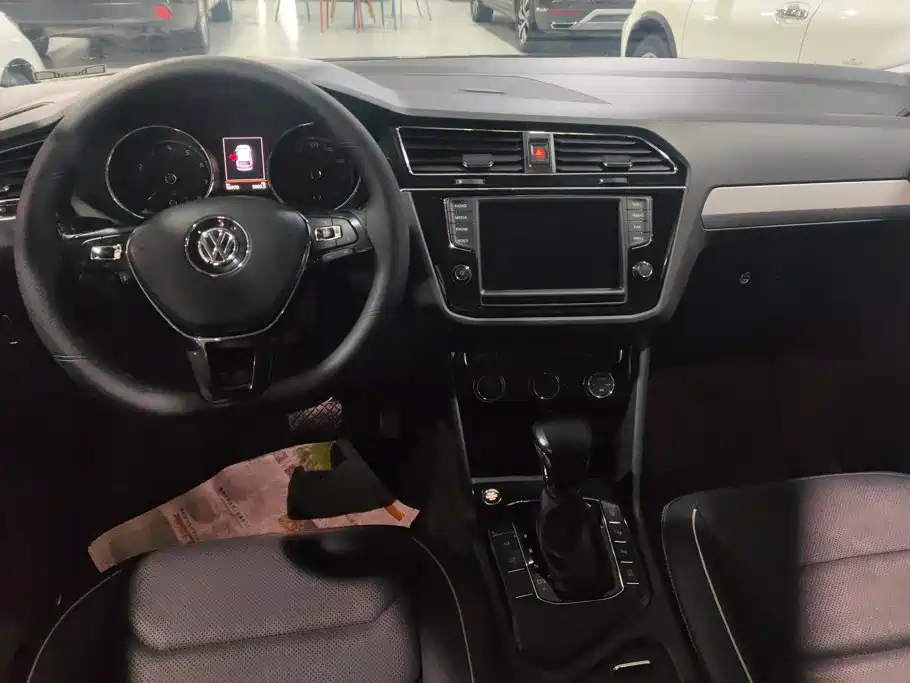 Volkswagen Tiguan L — миниатюра 12