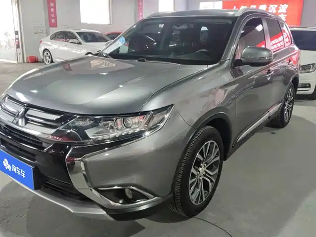 MITSUBISHI OUTLANDER 2017