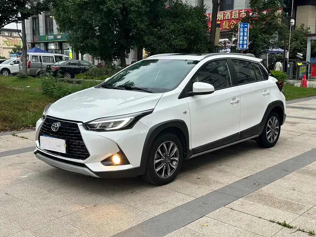 Купить Toyota Yaris L