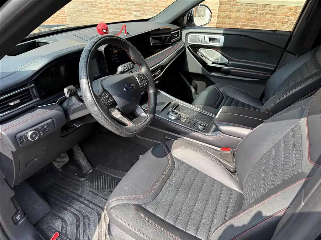 Ford Explorer — миниатюра 9