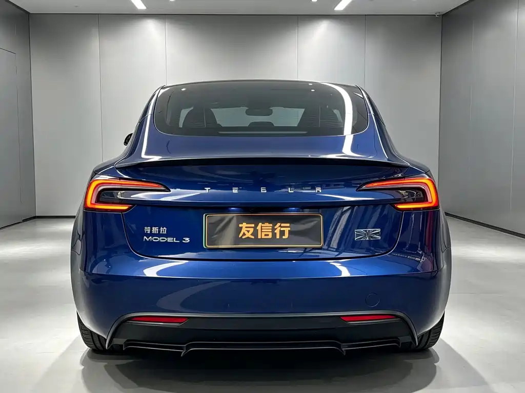 Tesla Model 3 — миниатюра 5