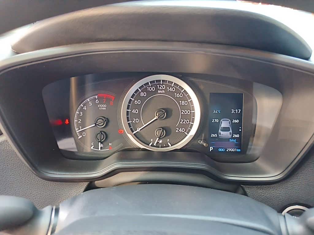 Toyota Corolla 1.2 л 2022 г. Белый, пробег 29000 км