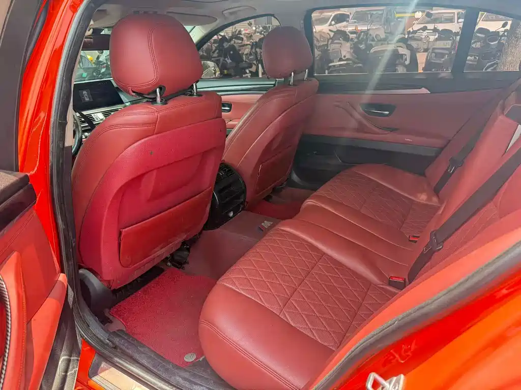 BMW 5 Series — миниатюра 7