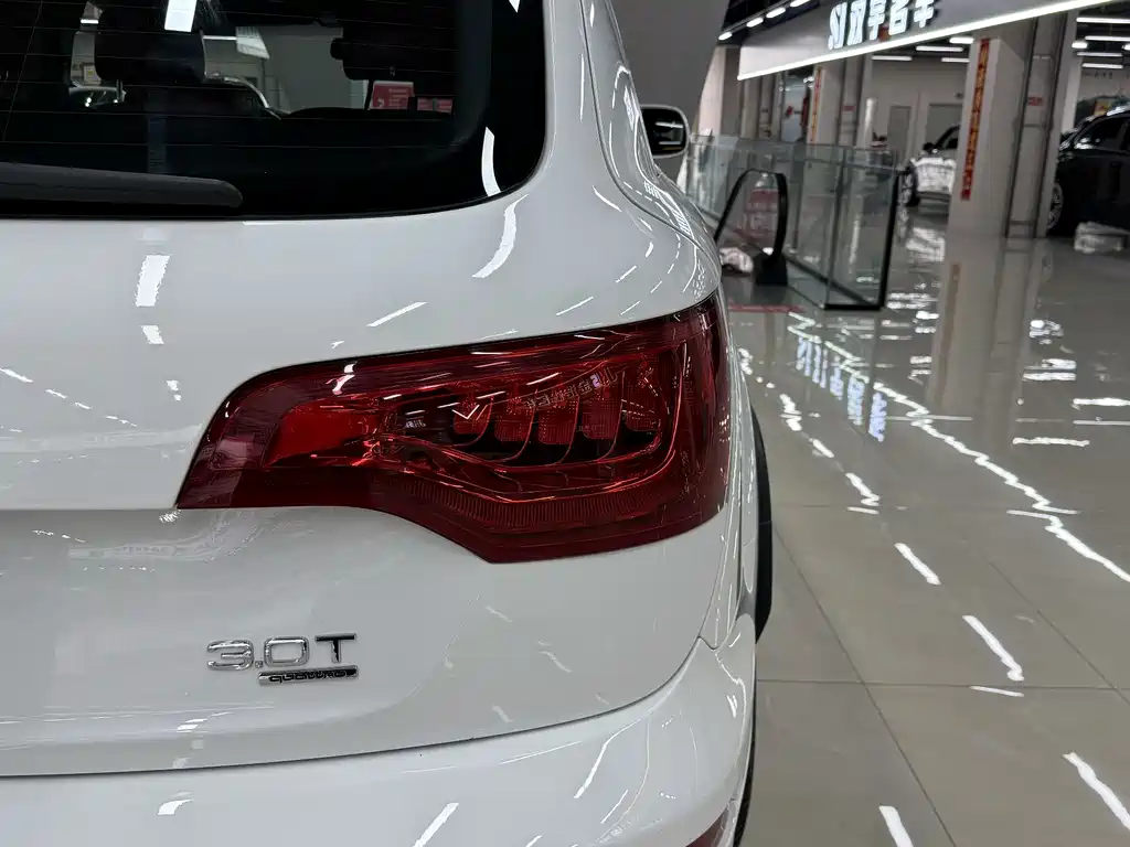 Audi Q7 2012 3.0 TFSI Comfort (200kW