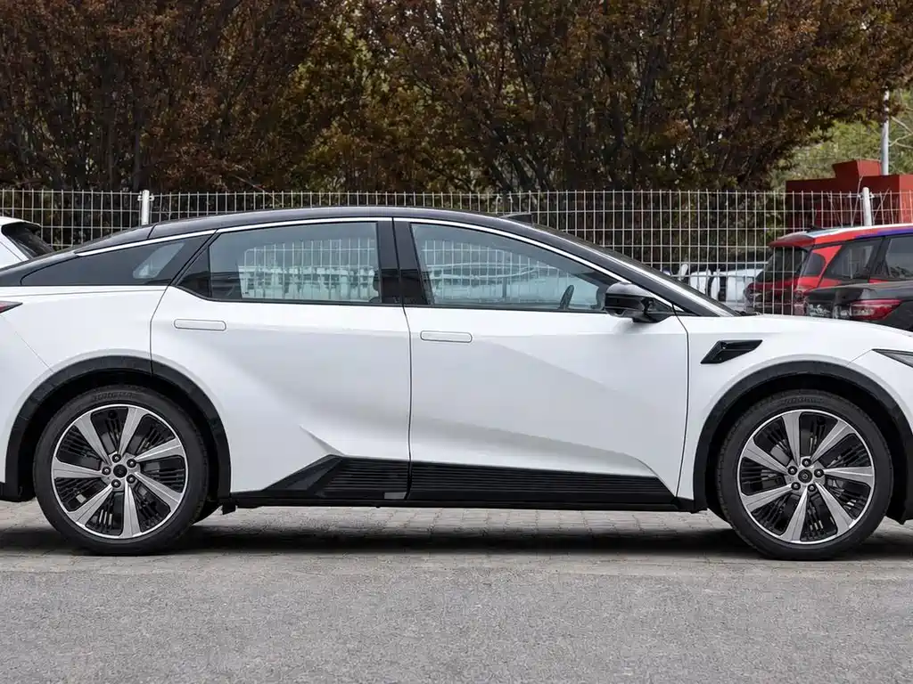 Toyota bZ5 — миниатюра 8