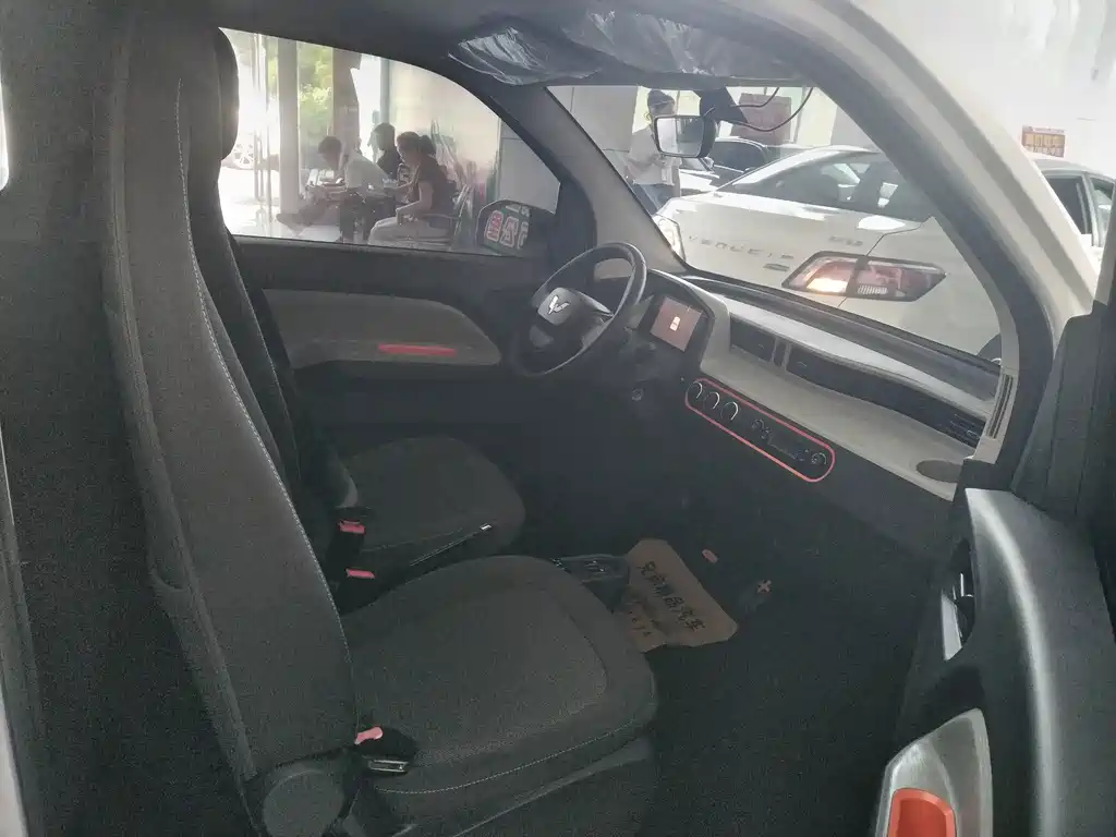 Wuling MINIEV — миниатюра 6
