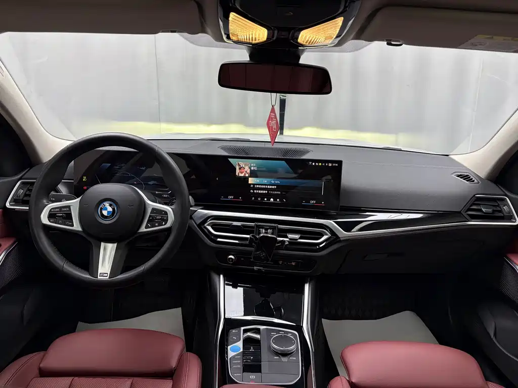 BMW i3 2024 eDrive 35 L