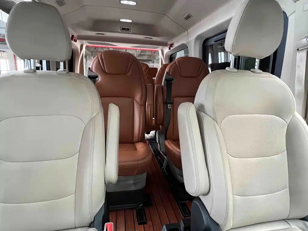 MAXUS V90 — миниатюра 8