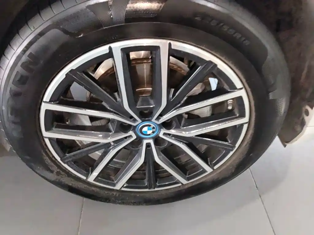 BMW iX1 — миниатюра 12