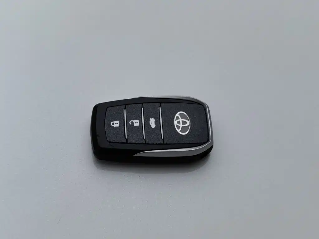 Toyota RAV4 — миниатюра 19
