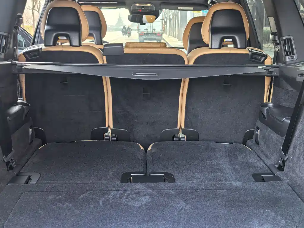 Volvo XC90 2015 T6 7 мест