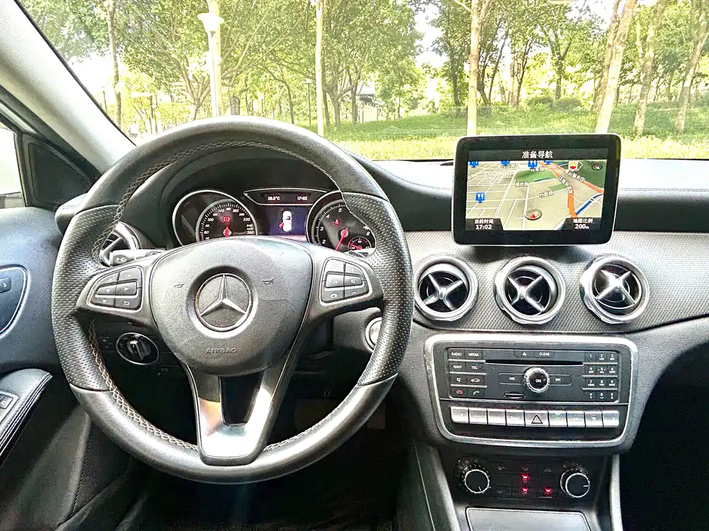 Mercedes-Benz GLA — миниатюра 17