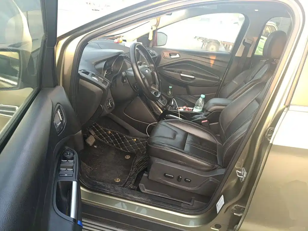 Ford Kuga — миниатюра 12