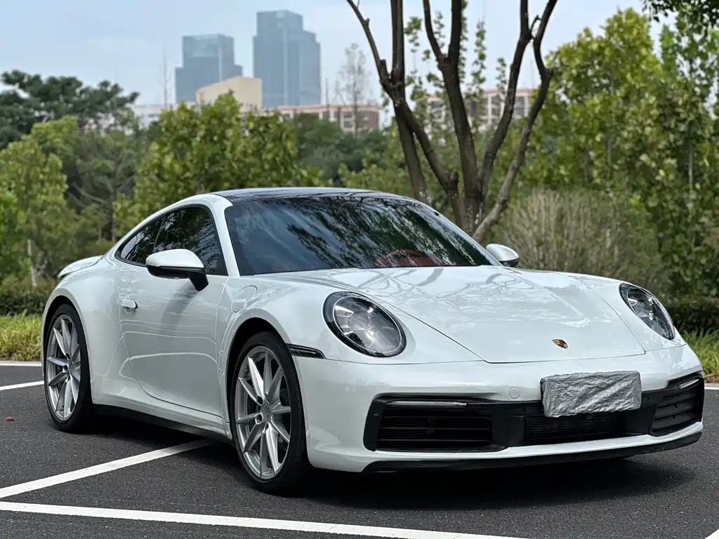 PORSCHE 911