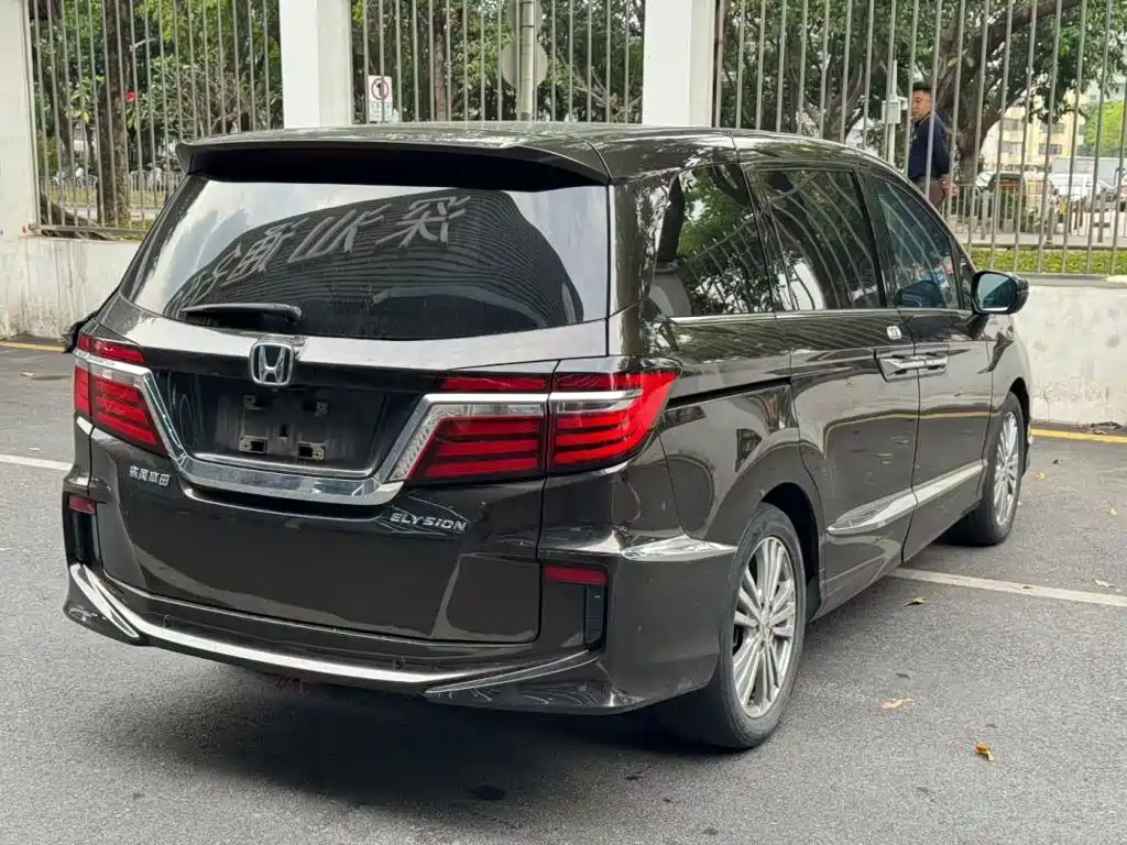 Honda Elysion — миниатюра 5