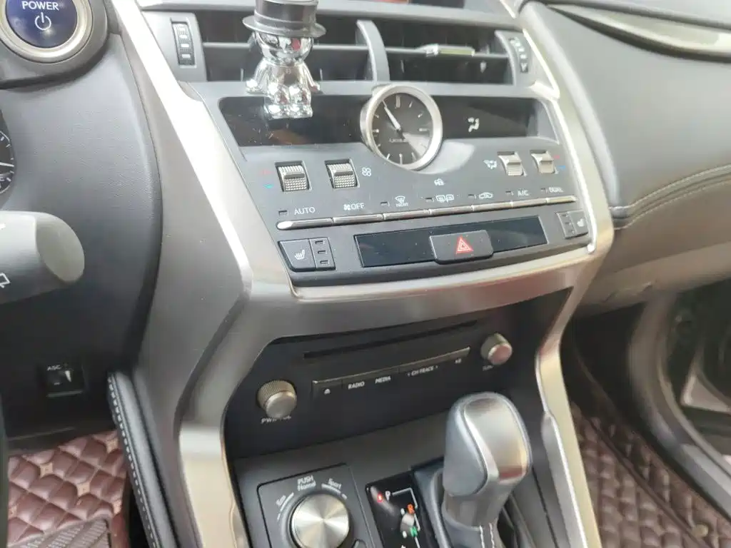 Lexus NX — миниатюра 9