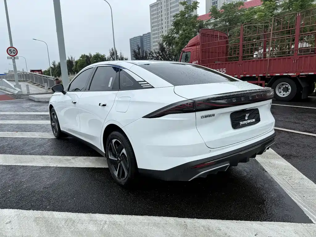 Geely Galaxy Galaxy L6 L6 2024 125km PLUS