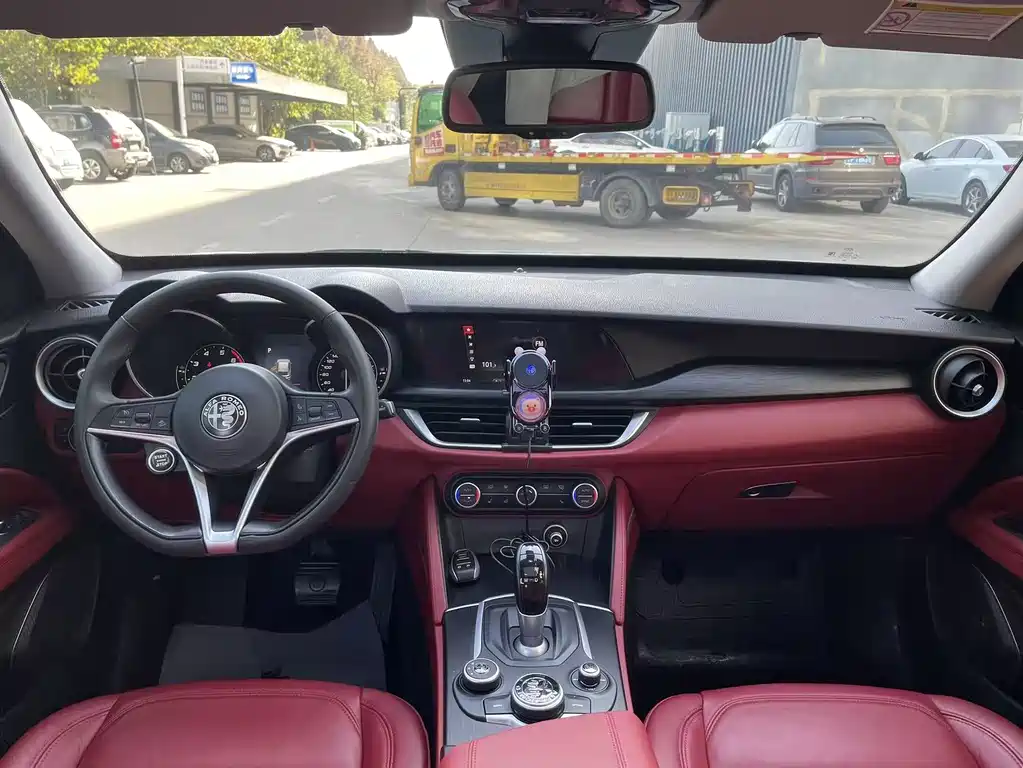 Alfa Romeo Stelvio 2.0T 200HP Elite Edition, фото 14