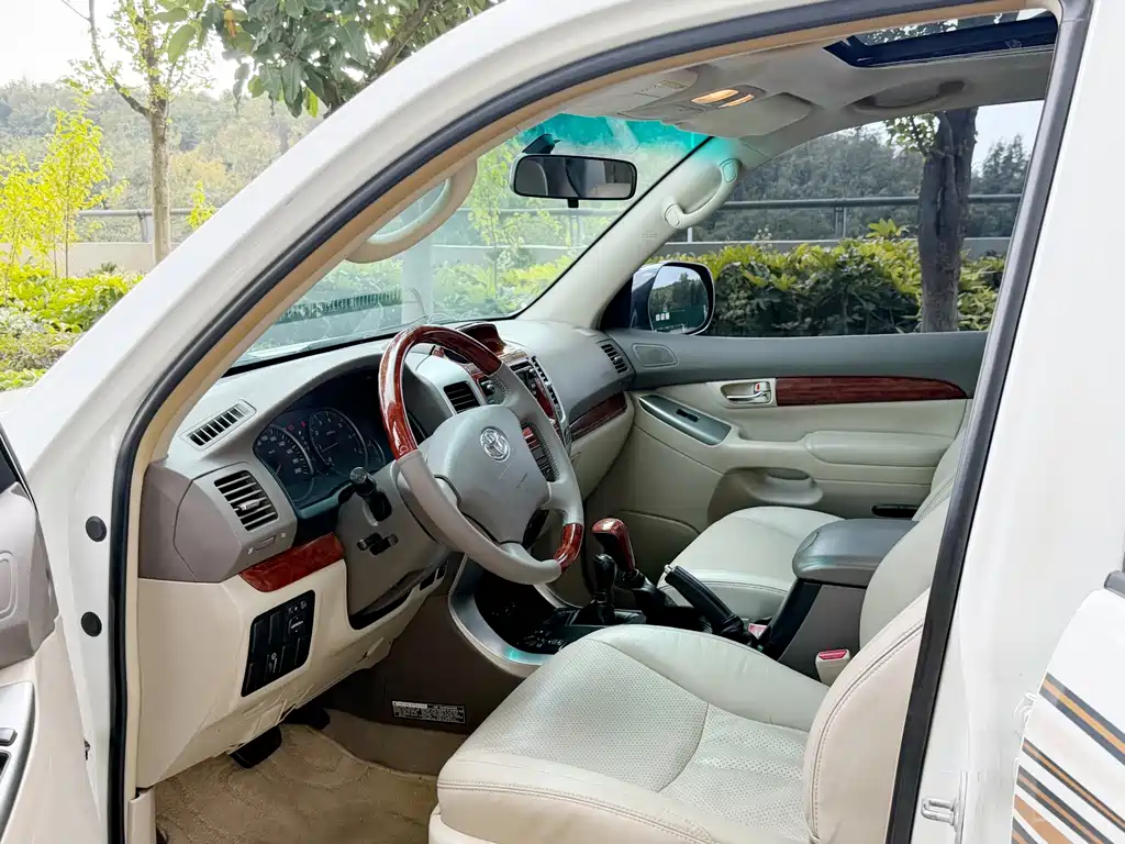 Toyota Prado (Import) — миниатюра 8