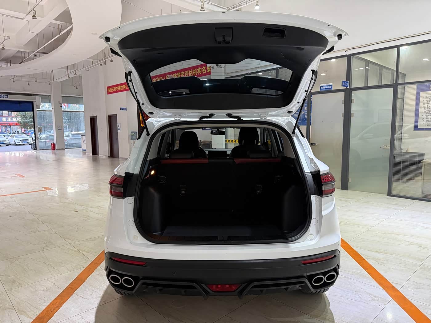 Geely Binyue 1.4 л 2022 г. Белый, пробег 11000 км