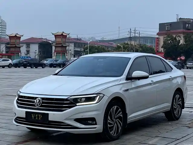 VOLKSWAGEN SAGITAR 2020