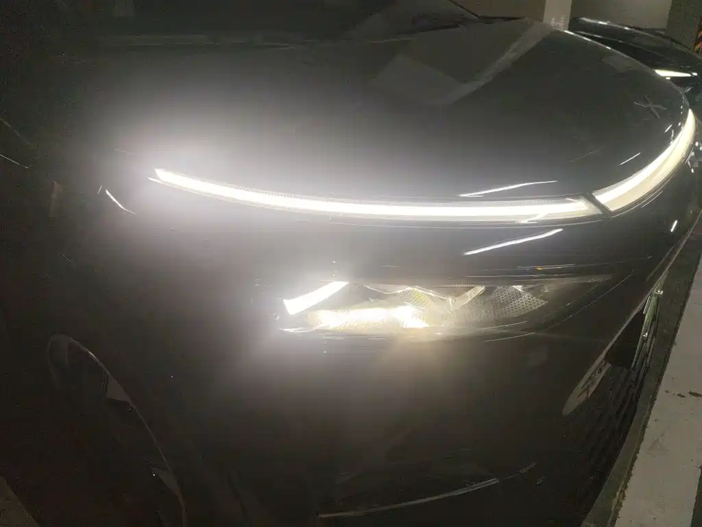 XPeng X9 — миниатюра 7