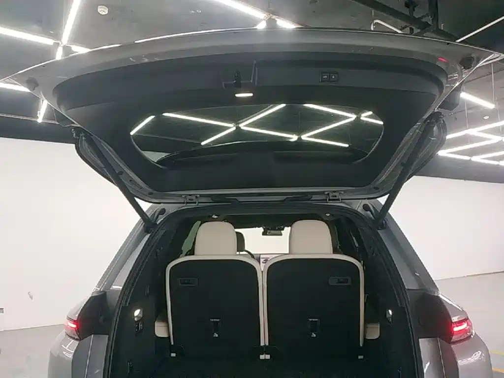 Li Auto Li L8 — миниатюра 19