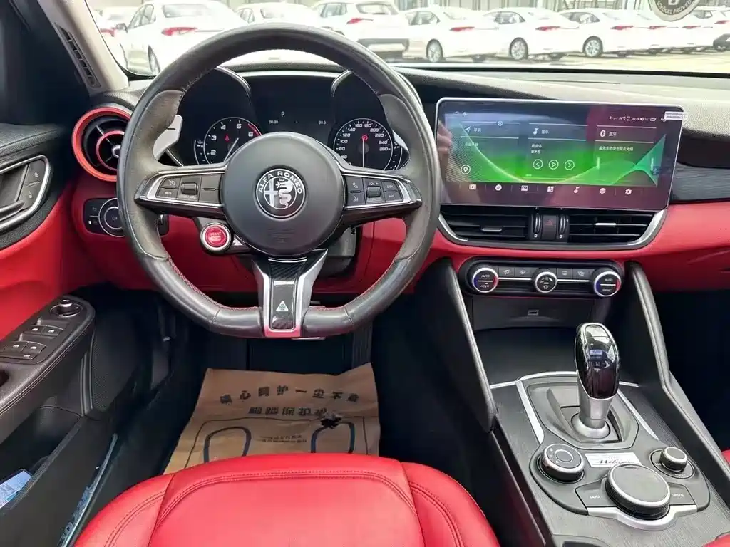 Alfa Romeo Giulia 2020 2.0T 280HP