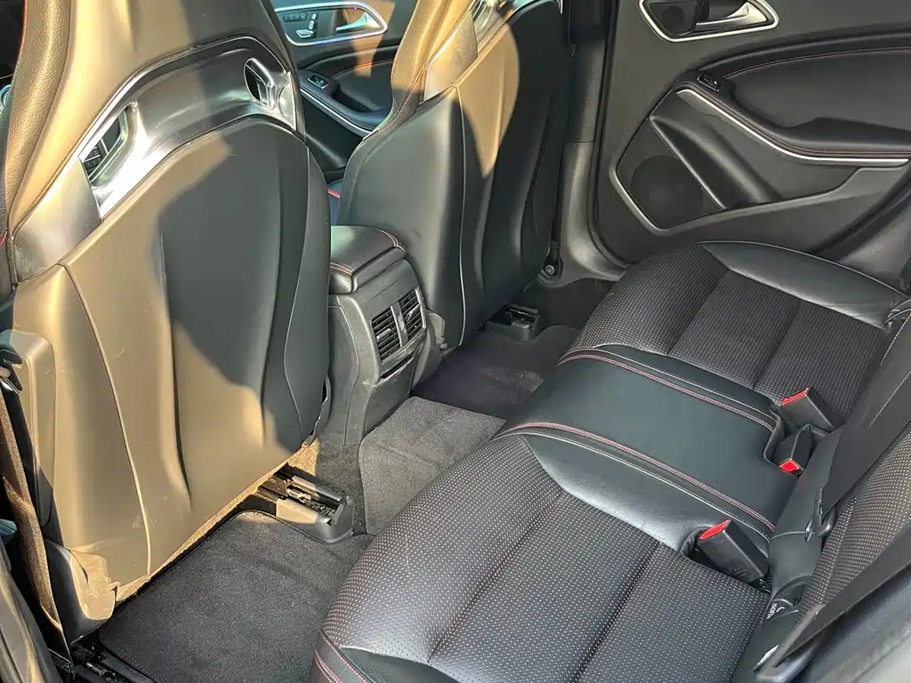 Mercedes-Benz GLA AMG — миниатюра 12