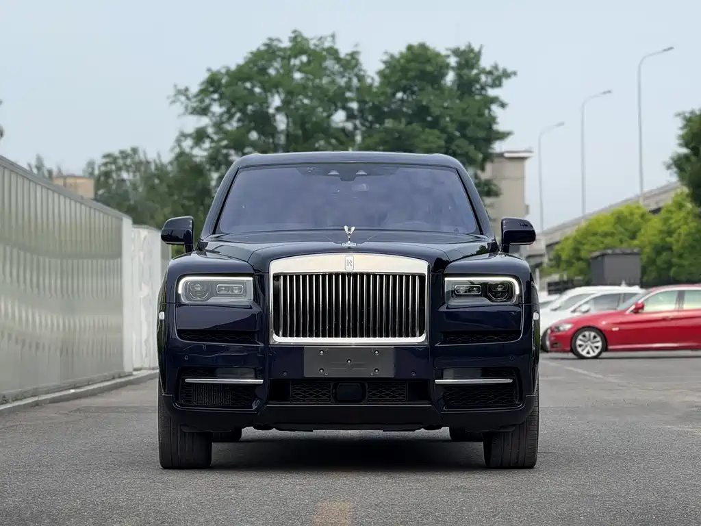 Rolls-Royce Cullinan 2024 мест