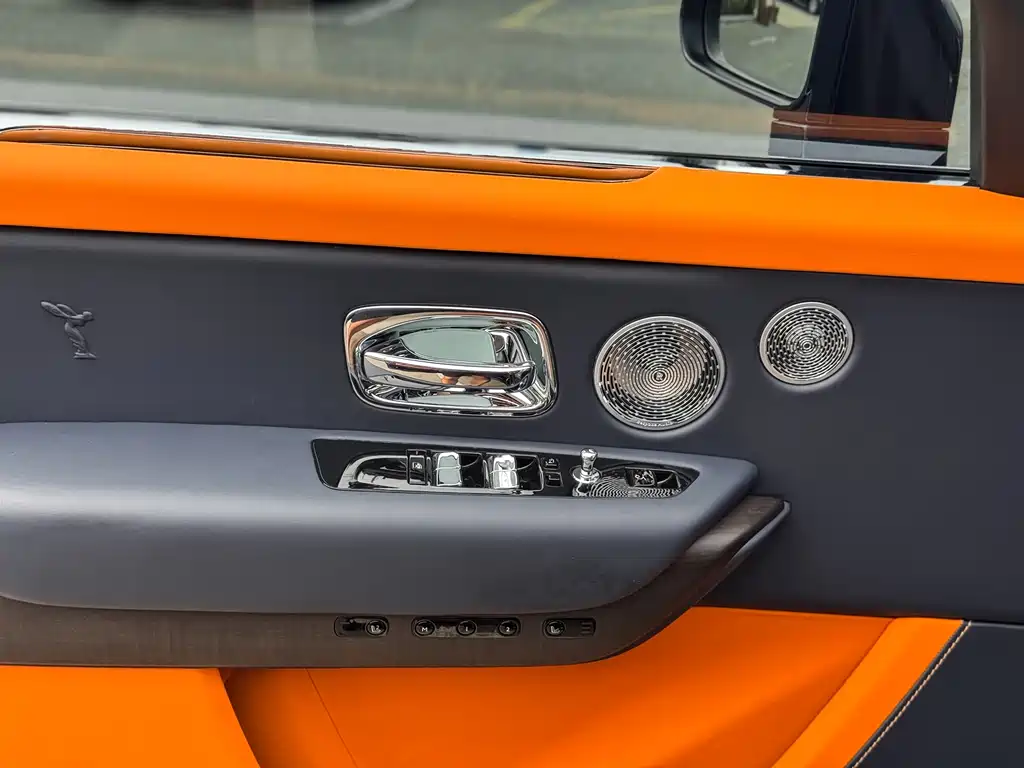 Rolls-Royce Cullinan 2024 мест