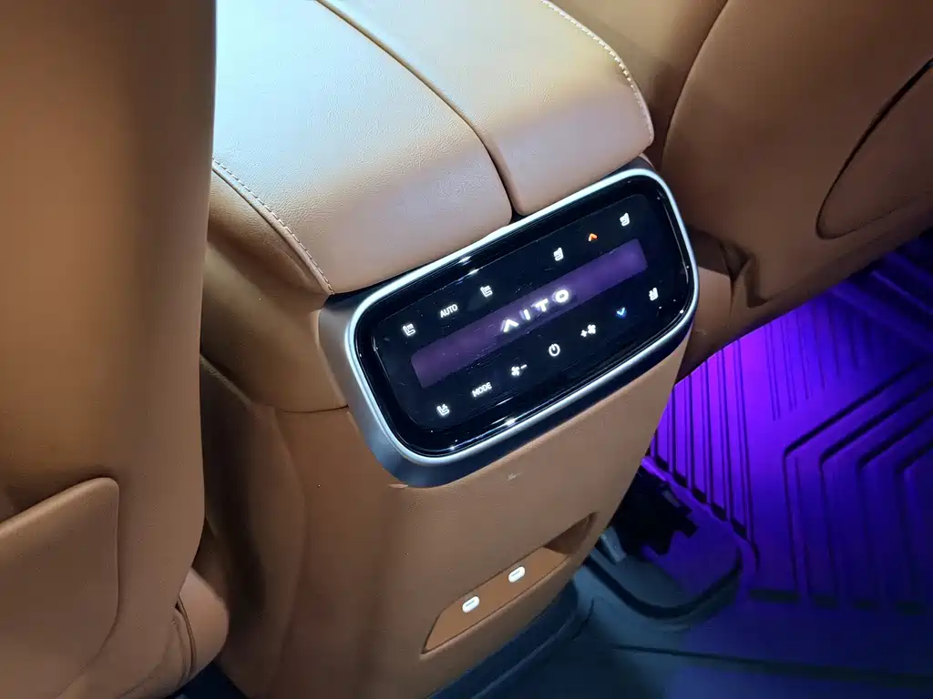 AITO AITO M7 — миниатюра 11