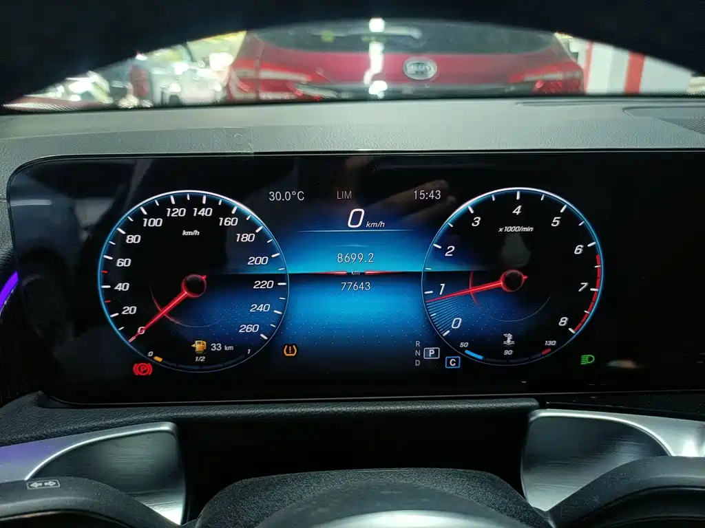 Mercedes-Benz GLB — миниатюра 12
