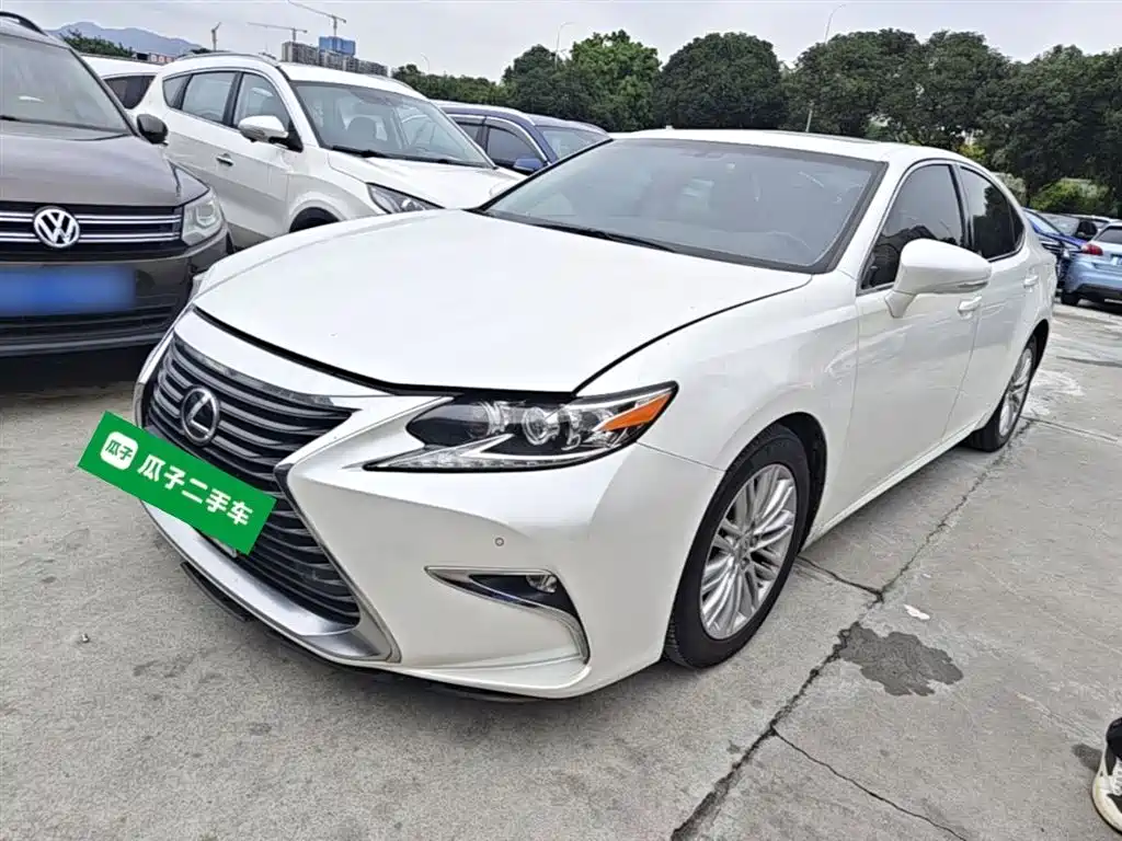 Lexus ES 2016