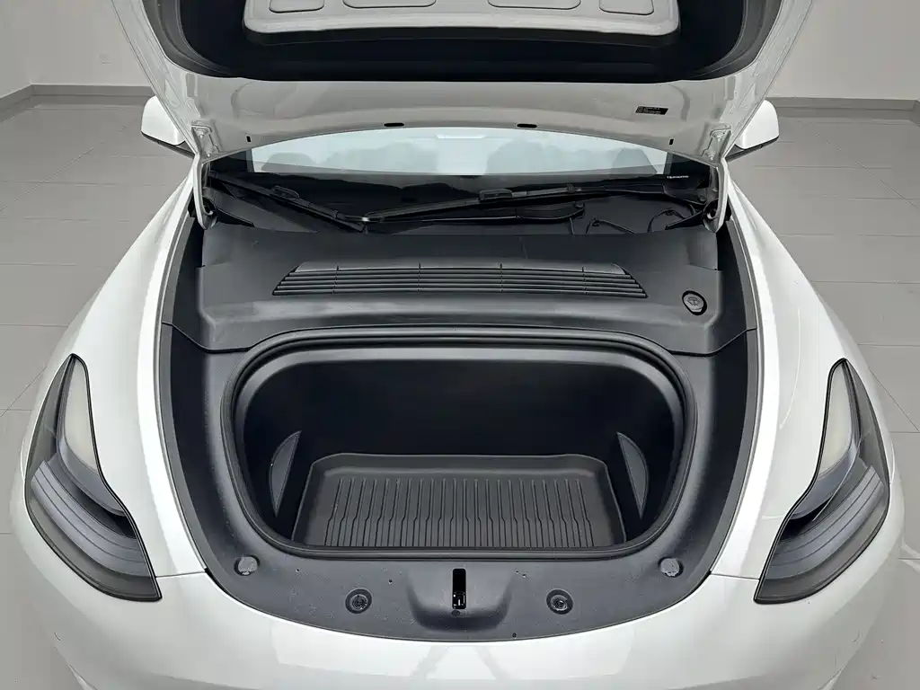 Tesla Model Y — фотографии объявления, Фото 17