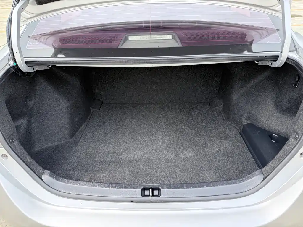 Toyota Corolla — миниатюра 19