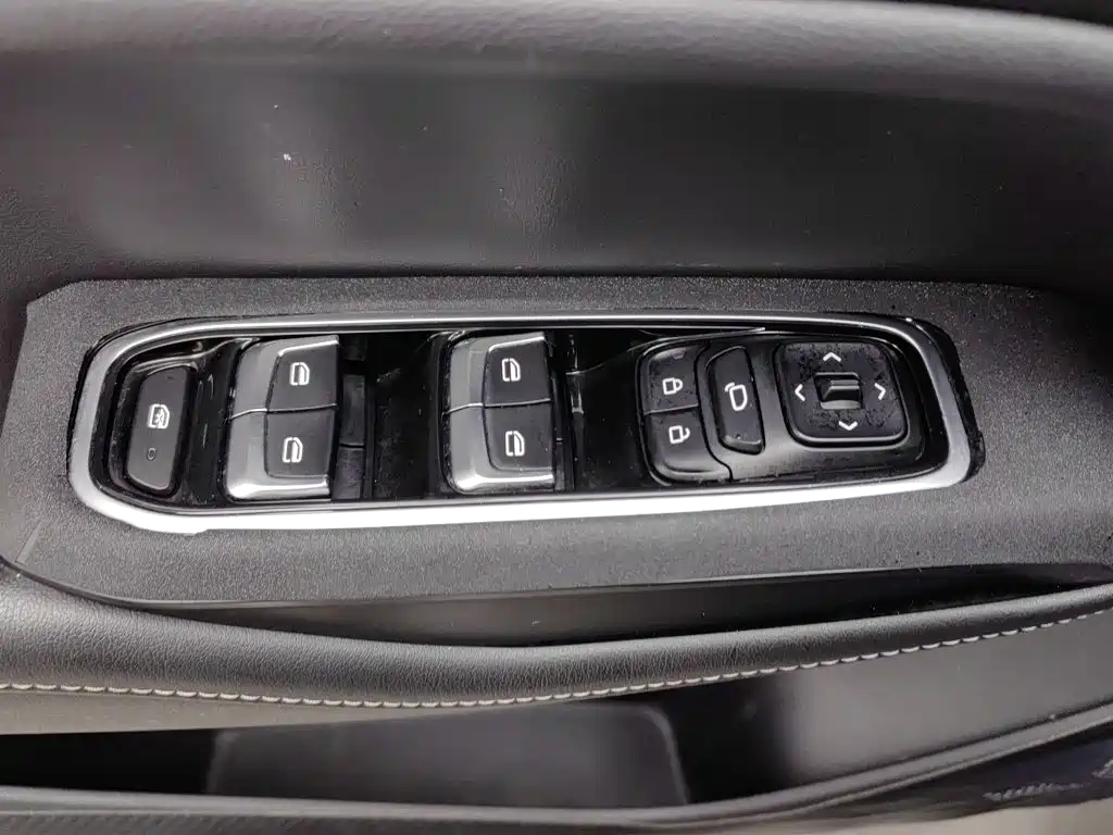 Wuling Victory — миниатюра 9