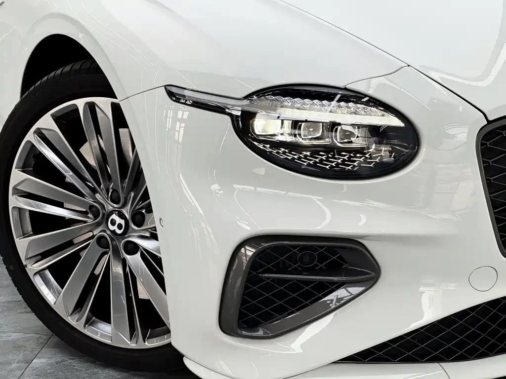 Bentley Continental PHEV — миниатюра 11