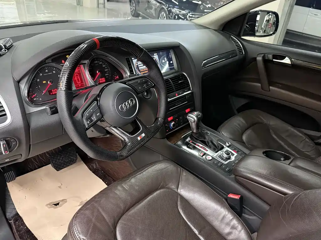 Audi Q7 2011 3.0 TFSI (200kW