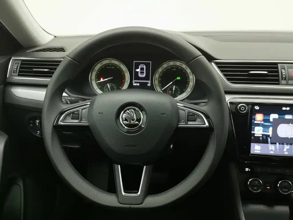 Skoda Superb — миниатюра 11