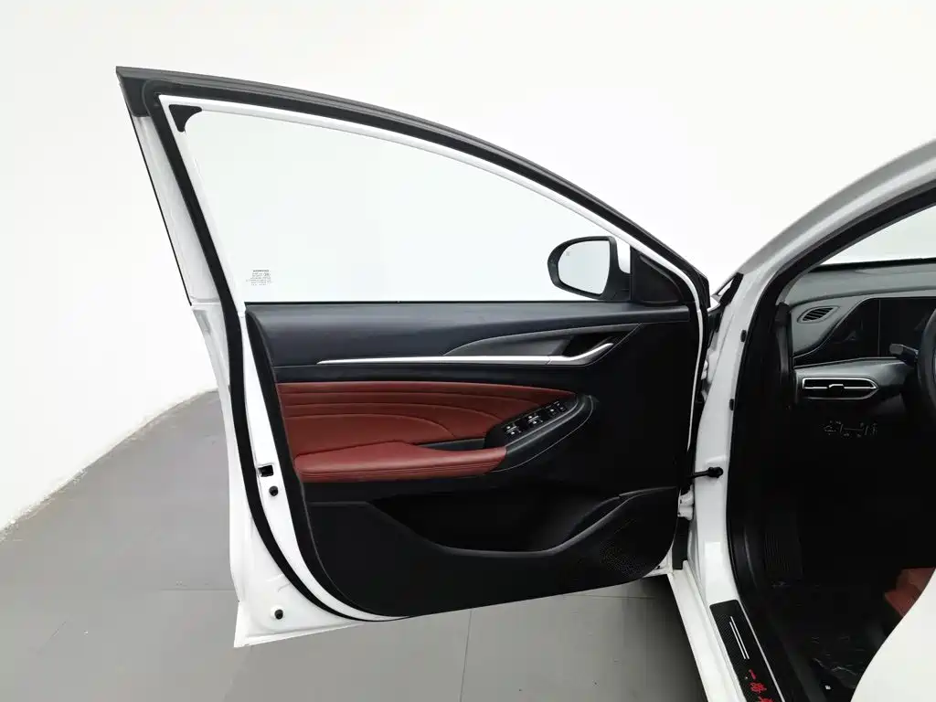 Changan Eado — миниатюра 8