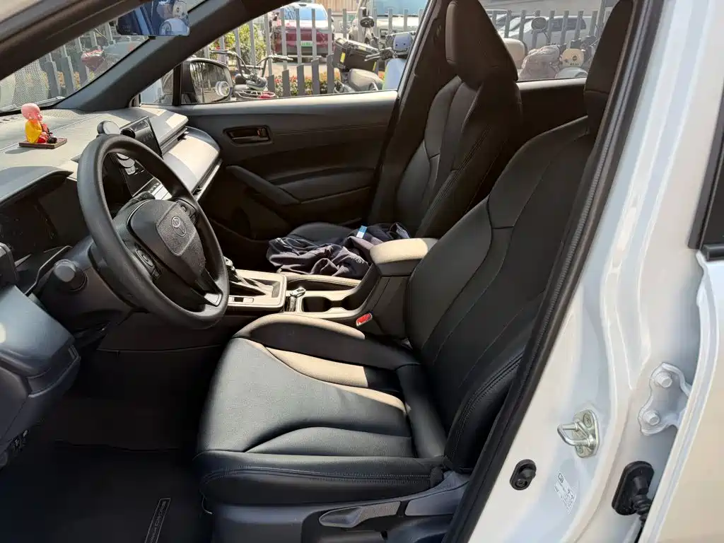 Toyota Corolla Cross — миниатюра 8