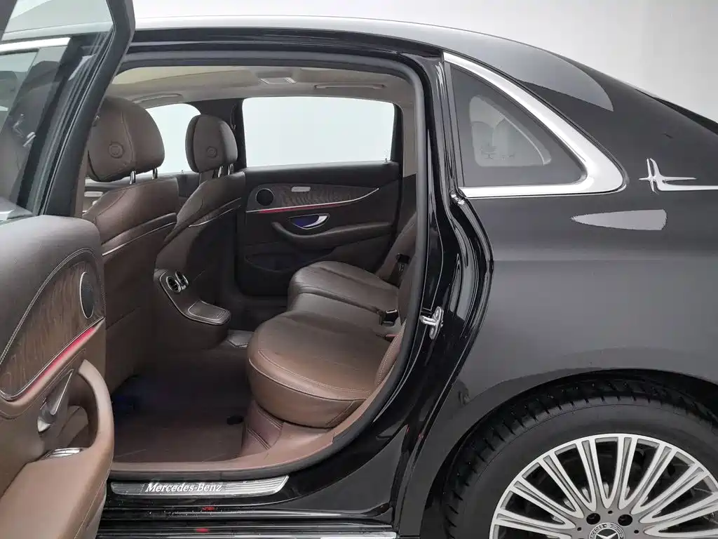 Mercedes-Benz E-Class — миниатюра 15
