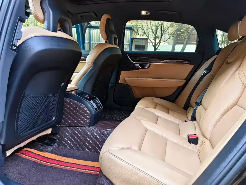 Volvo S90 2018 T4