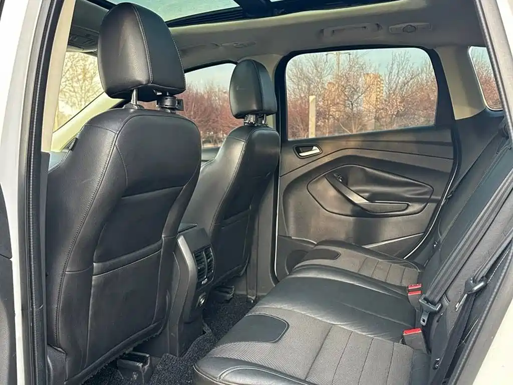 Ford Kuga — миниатюра 7