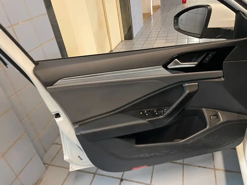 Volkswagen Sagitar — миниатюра 11