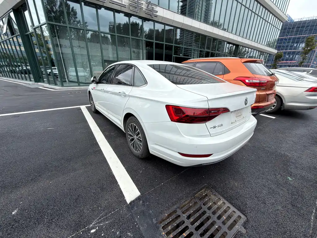 Volkswagen Sagitar — миниатюра 5