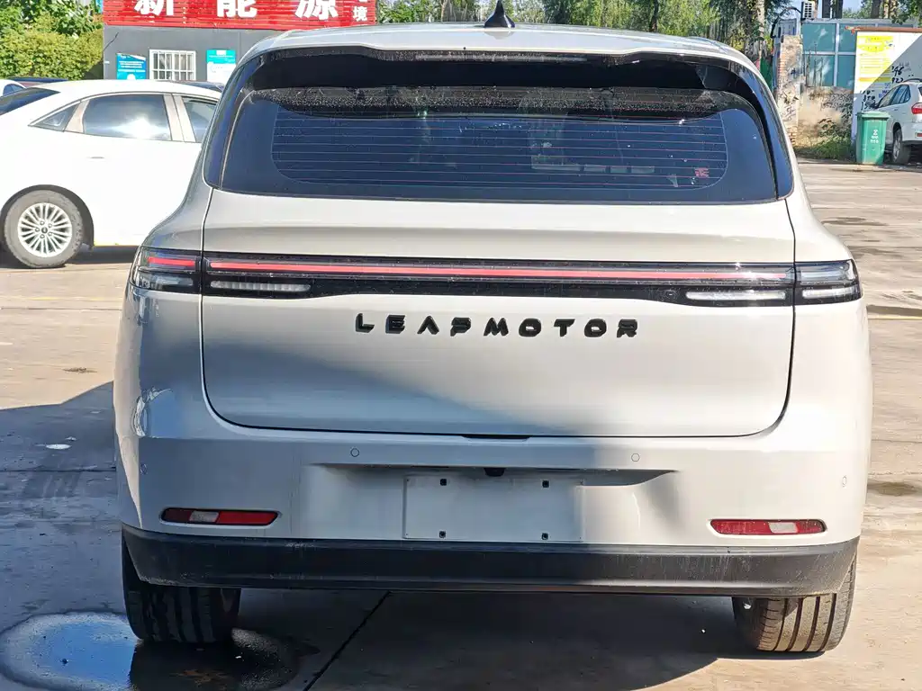 Leapmotor Leapmotor C10 — миниатюра 8
