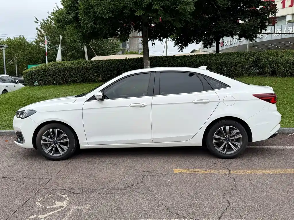 Ford Escort — миниатюра 3